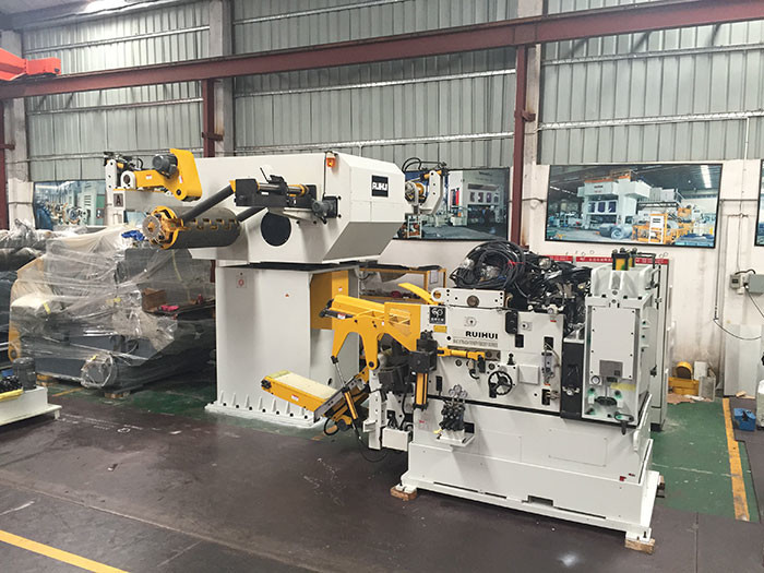 Buy cheap Automotive Processing 3 In 1 Servo Feeder , Metal Uncoiler Stamping Feed Line product