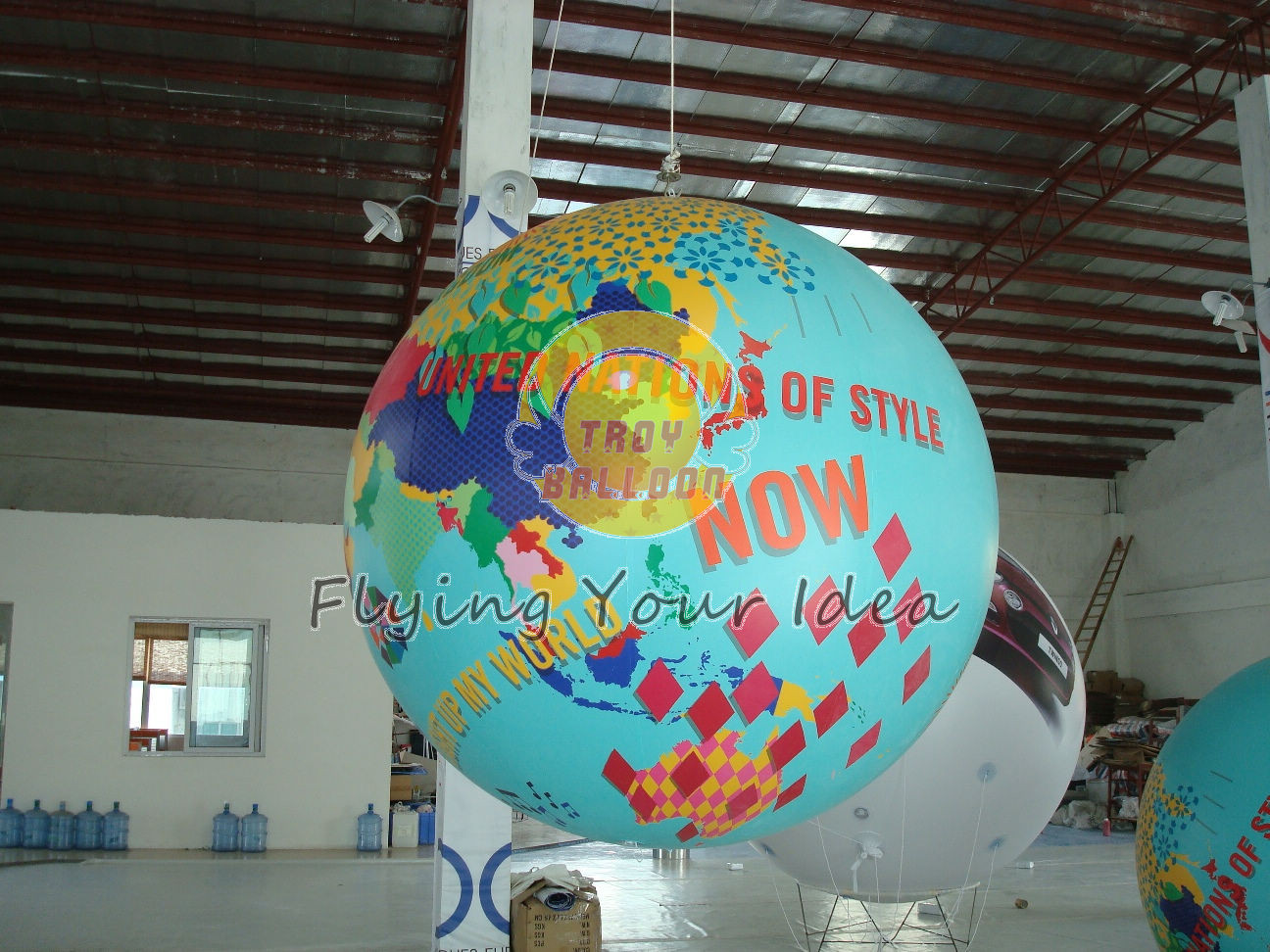 Inflatable advertising helium balloon with total digital printing for anniversary event