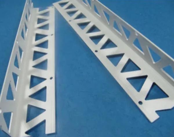 Buy cheap White color PVC angle bead with high quality fiberglass mesh used for wall corner product