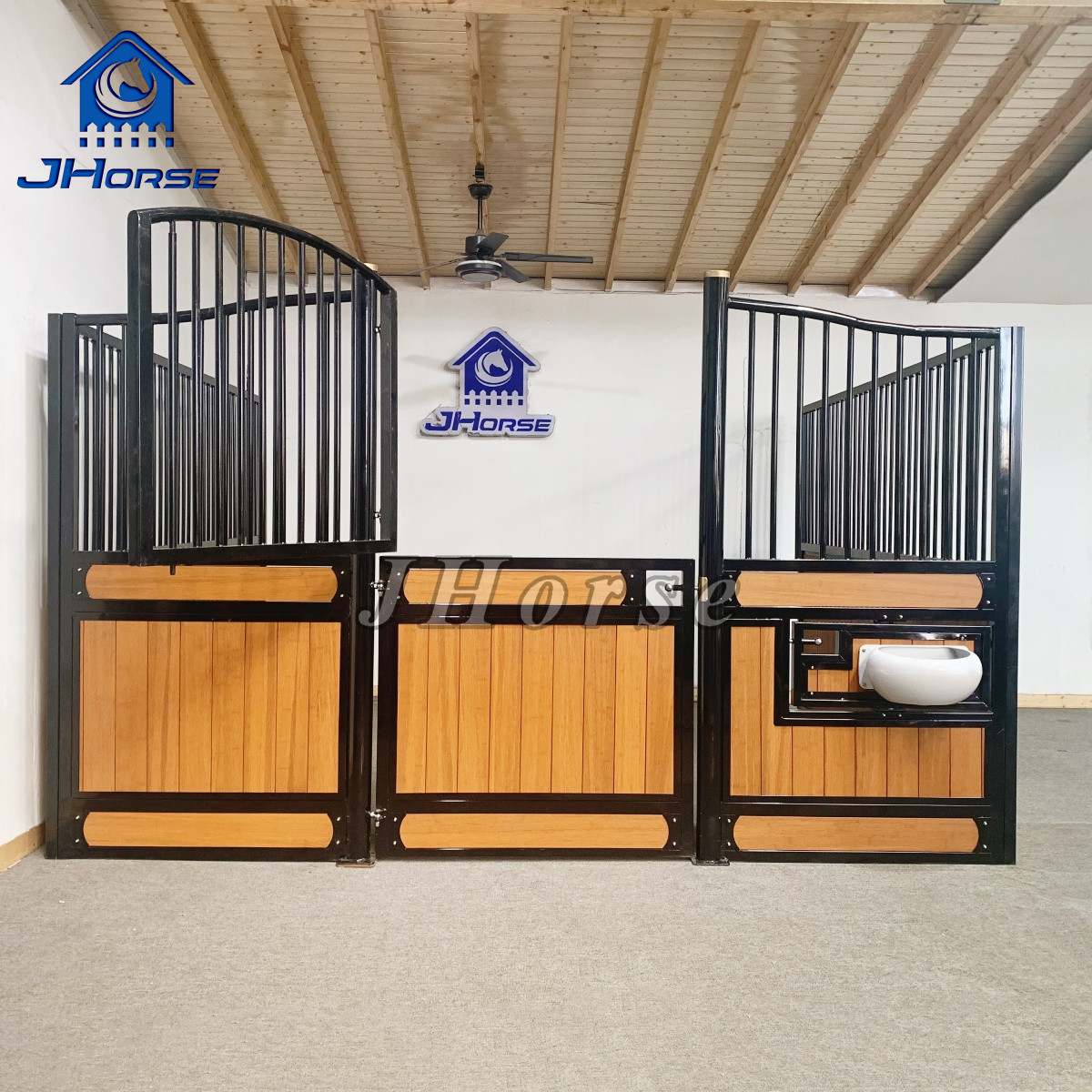 China Heavy Duty Horse Equestrian Equipment Products Wire Mesh Horse Stall Panels Stable Kits Fronts on sale