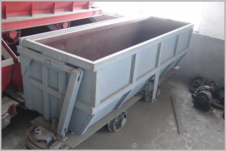 China High quality Single-side Curved Rail Dumping Mine Car for sale on sale