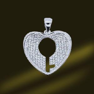 China 925 Micro Pave Setting CZ Heart Key Necklace Pendant (PSA3379) on sale
