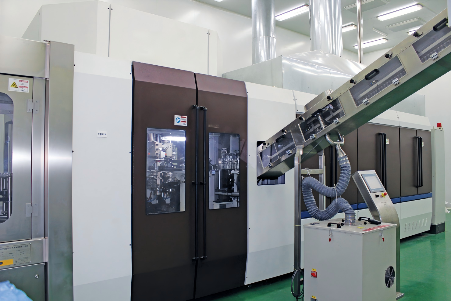 Energy-Saving Semi-Automatic PET Bottle Blowing Machine 800 BPH with Air Recovery System Server openresty
