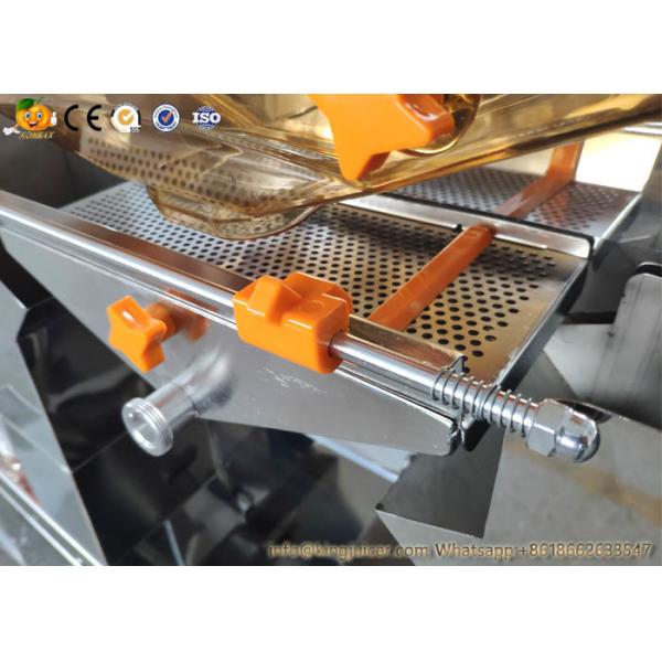 Fresh Squeezed Orange Juicer Machine feeding and cutting system