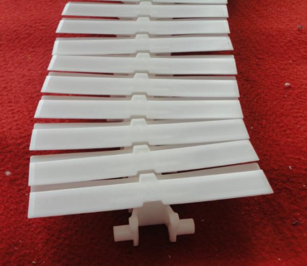 Quality Flexible conveyor plain chains flat top chain XL175mm acetal slat top chain color white for sale