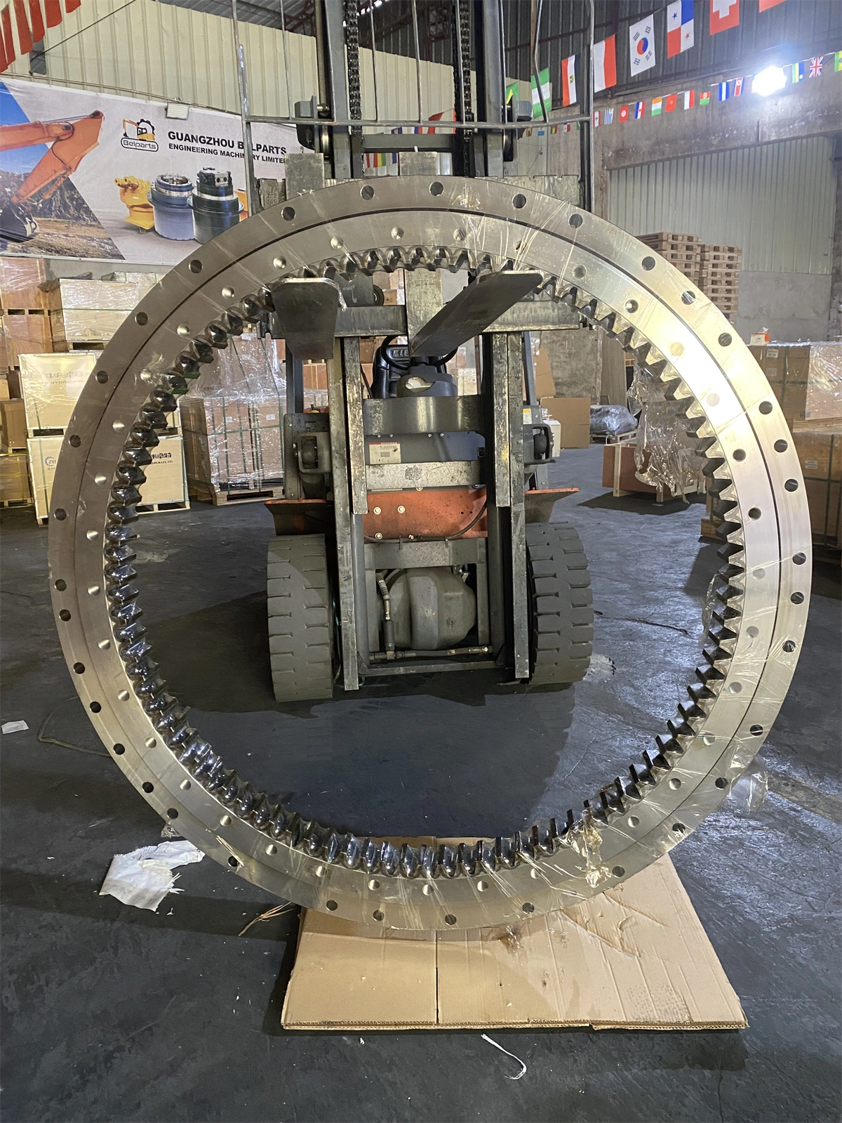 Hyundai Excavator Swing Circle Maintenance Construction Equipment Pivot Joint with Smooth Rotation
