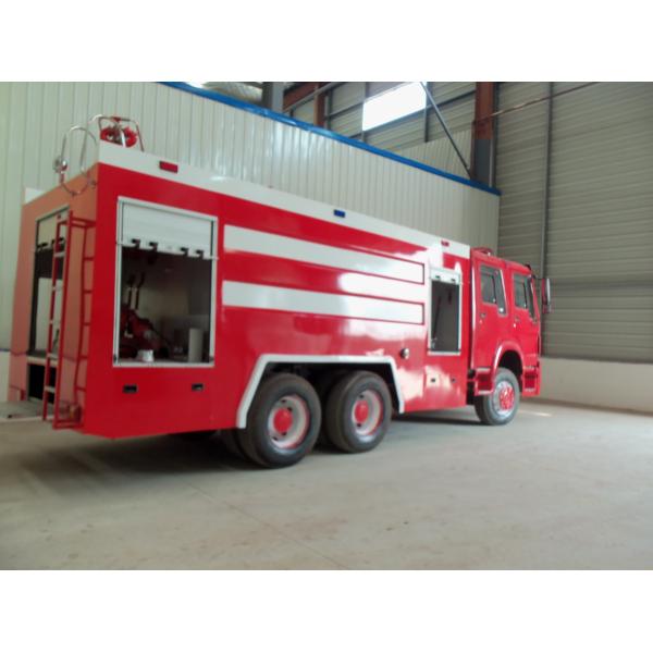 SINOTRUK HOWO 8x4 fire fighting truck