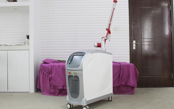 Quality Yag Laser Tattoo Removal Machine 2000mj Energy , Pedal Control 83*32*83cm for sale