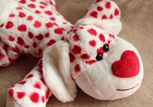 China Lovely Valentines Day Stuffed Toys / Animal Dog Stuffed Push Toys For Celebration 35cm on sale