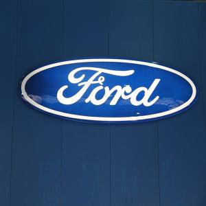 China Ford Vacuum Coating Car Dealer Auto Sign/ Acrylic Car Dealer Car Logo and their Name on sale