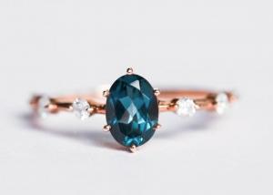 China 1.56ct London Blue Topaz Ring , Oval Shape Diamond Ring Round Cut OEM on sale