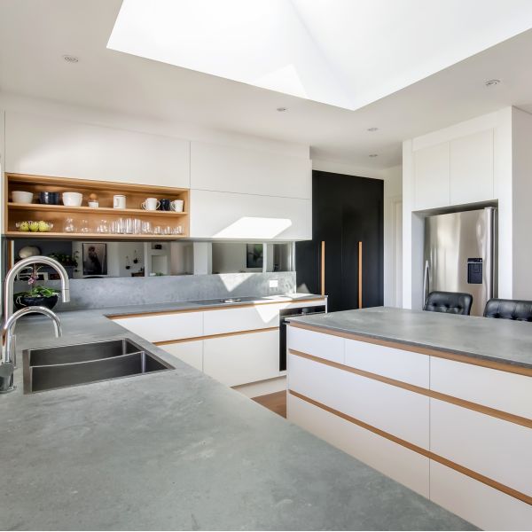 Modern Unit L Shaped White Lacquer Home Kitchen Cabinets With LED Light