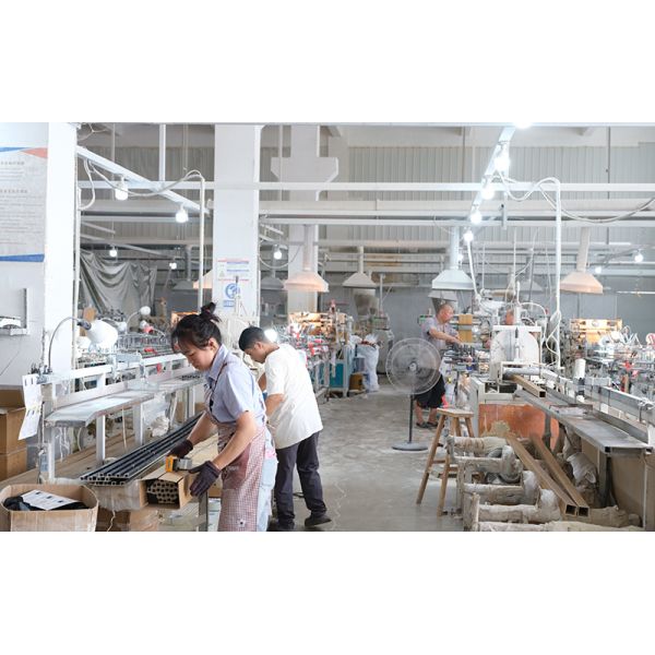 High Precision 0.1mm WPC Interior Wall Panel Fireproof With Low Thermal Expansion