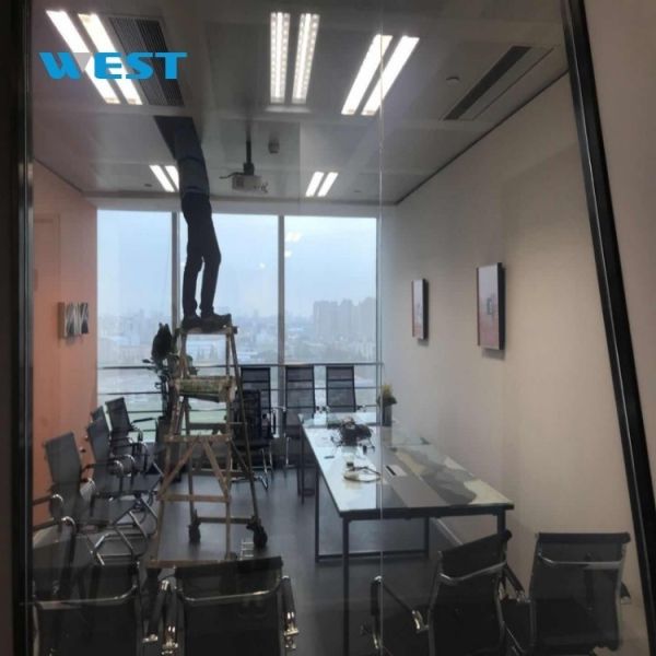 Electric Liquid Crystal Laminated Glass Switchable Between Transparent And Frosted States