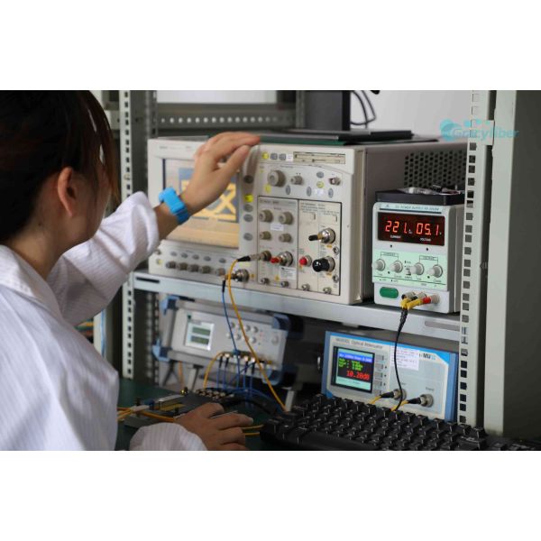 4 Channel CWDM Module Low Insertion Loss High Isolation For Data Center Wireless Network