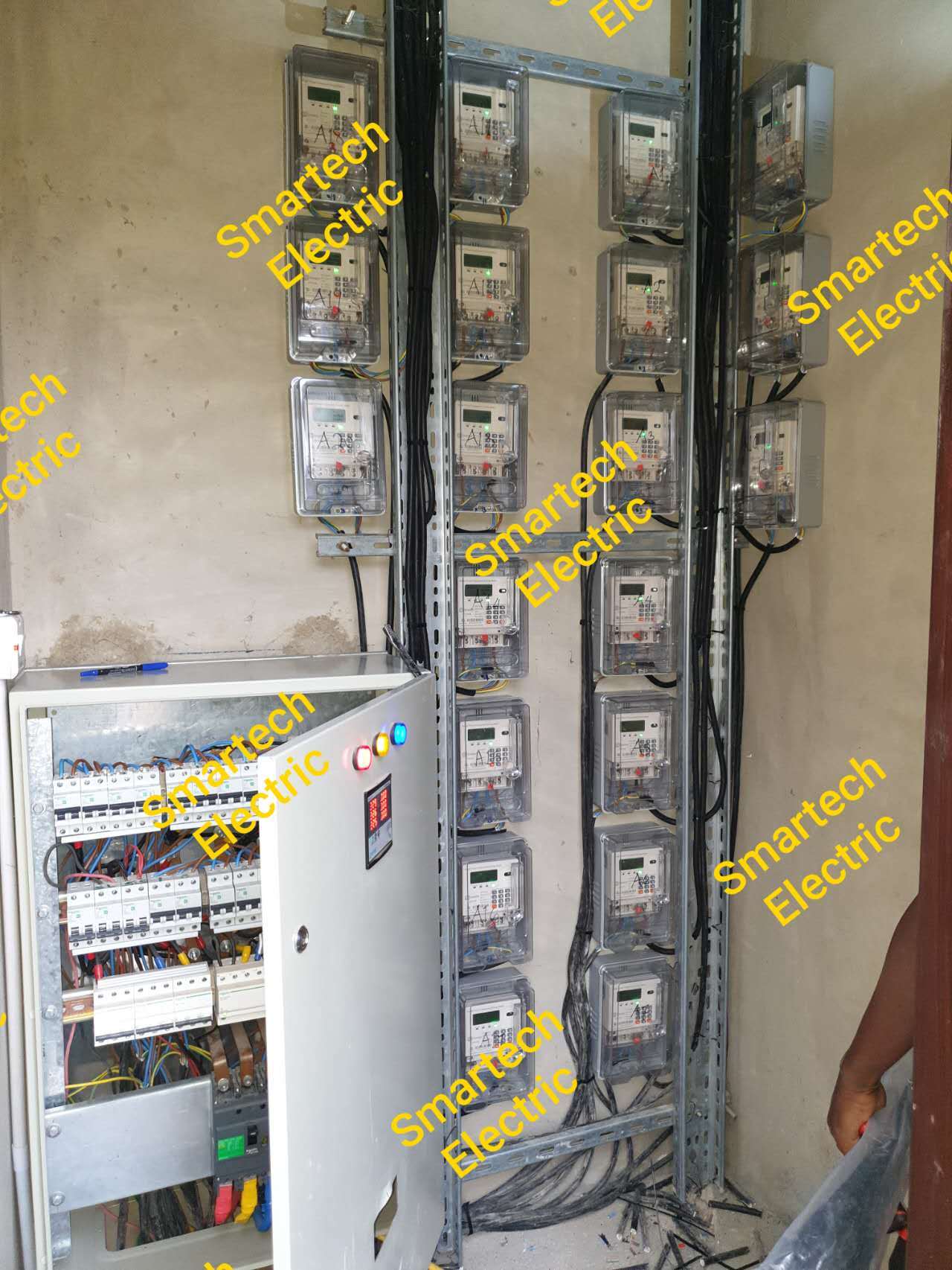 Buy cheap Keyboard-style Smart Prepaid Electricity Meter with RF Reader and Load Control Function product