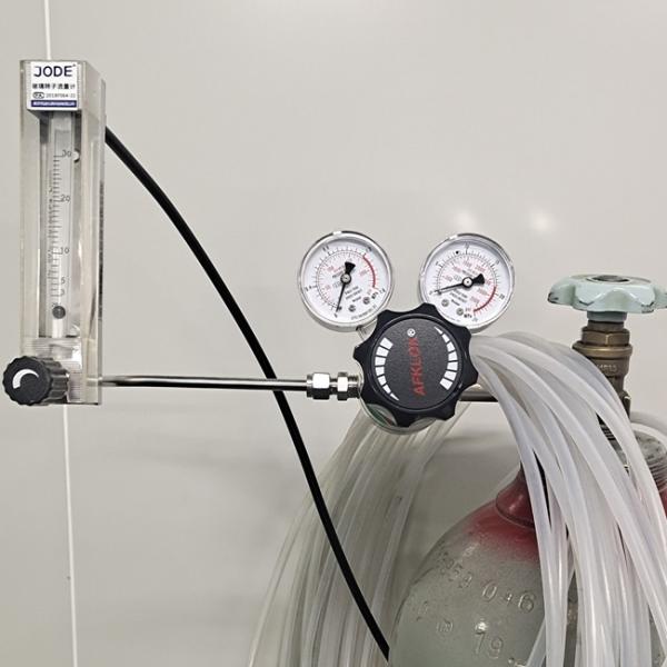CE Adjustable Pressure Reducing Valve Nitrogen Air Pressure Regulator With Gauge