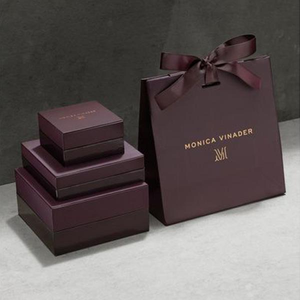 Offset Printing 300gsm Black Paper Bags With Handles