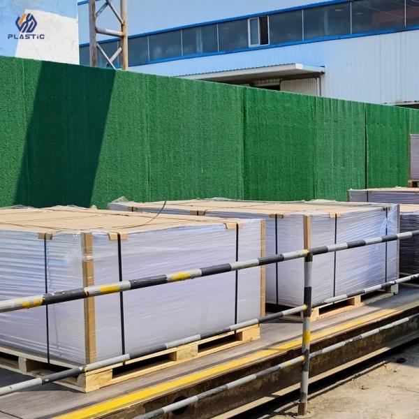 Container loading process for acrylic sheet shipment