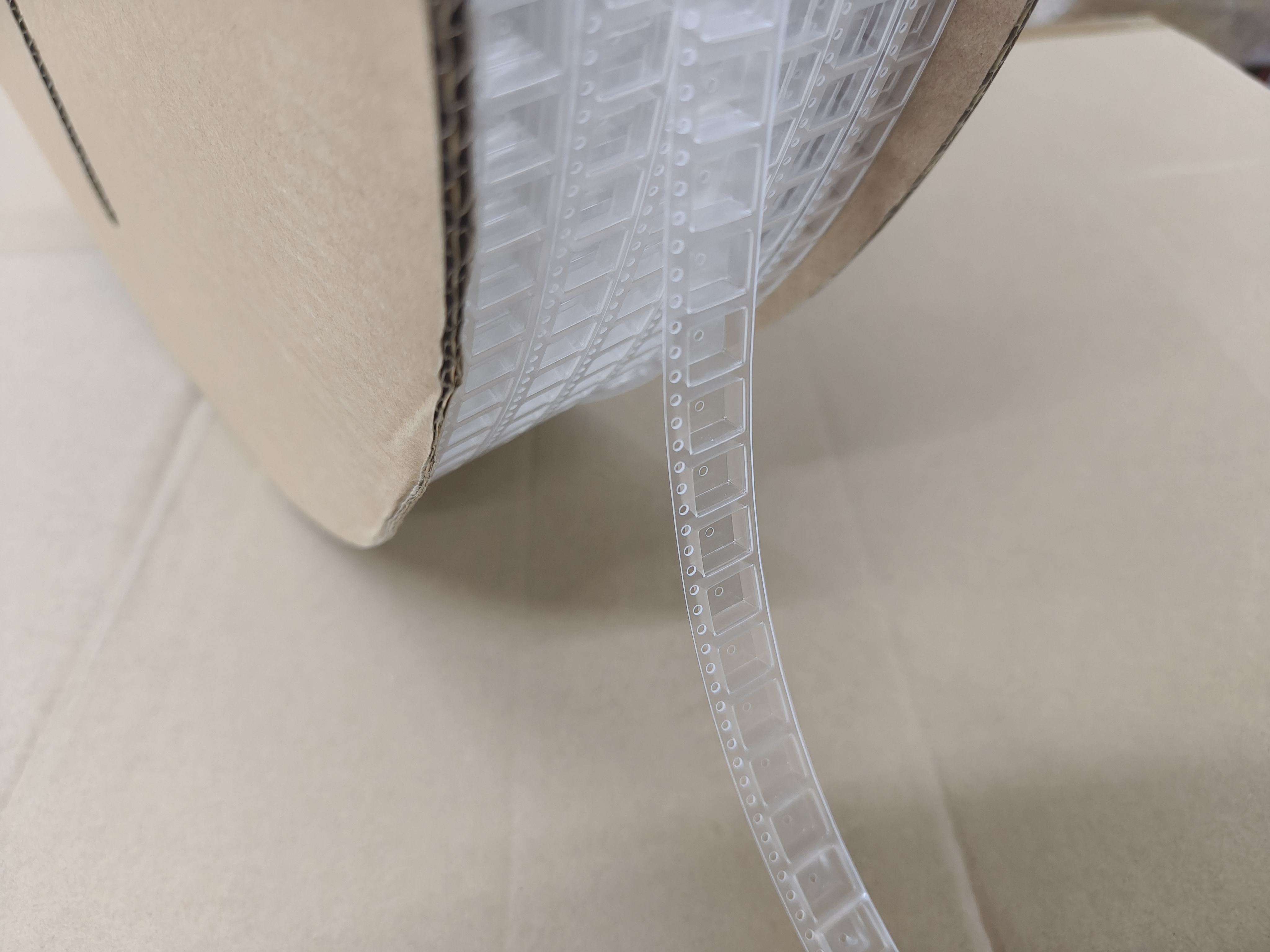 16mm Transparent SMD Carrier Tape Clear Embossed Plastic Tape for SMT Electronic Component Packaging