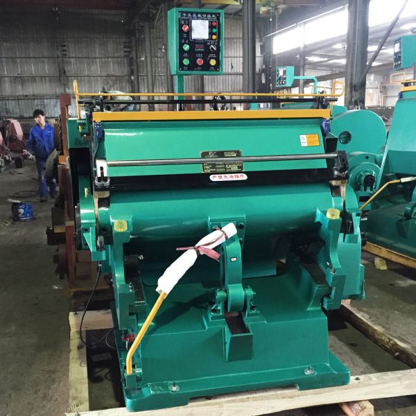 750×520mm Automatic Die Cutting And Creasing Machine 2.2kw for Cardboard