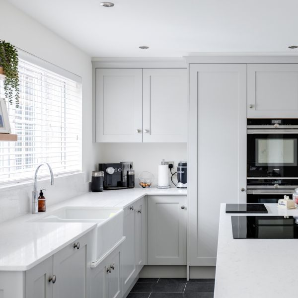 Bespoke Plywood Modular White Kitchen Cupboard Shaker Style Kitchen Cabinet