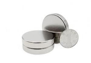 China Extremely  Strong Disc Magnets / N50 Neodymium Magnets Three Layer Coated on sale