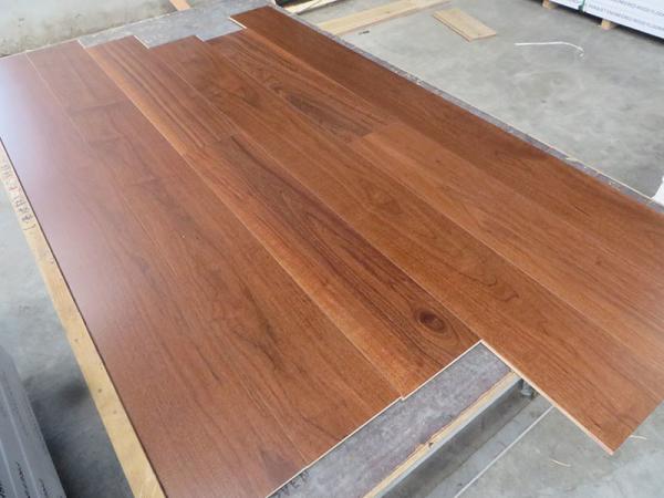 Quality click jointed wide plank American Walnut engineered hardwood flooring to India for sale