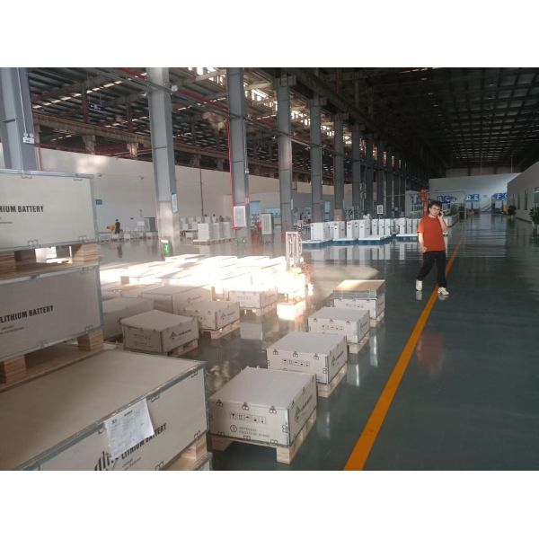 51.2 V 300Ah Floor-Standing Solar Storage Batteries Home Energy Storage Solution