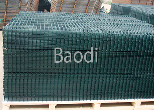 Plastic Coated Wire Mesh Fence Panels With Metal Post For Field Fence