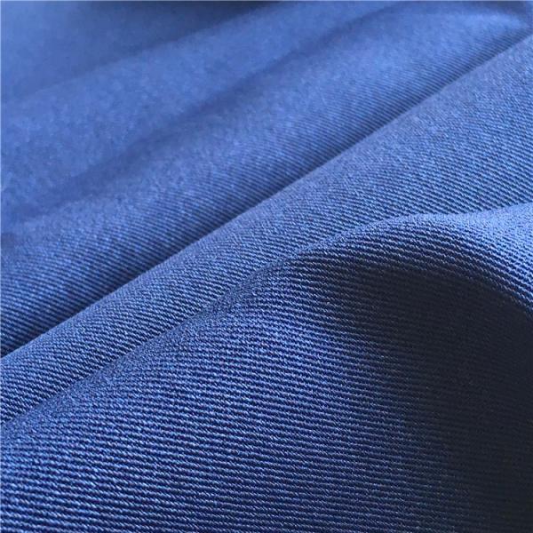 100% Polyester 220D Twisted Twill Woven Gabardine Fabric in Workshop Uniform Cloth