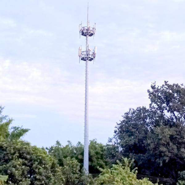 Hot Dip Galvanized Rooftop Antenna Tower Q235 Microcell Towers