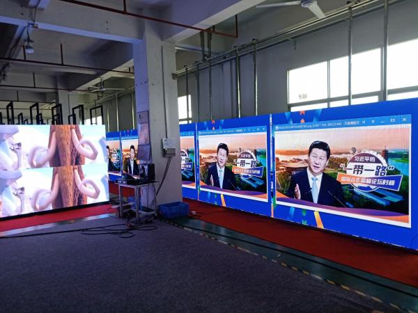 Outdoor and Indoor Stage Movable LED Display Screen With Competitive Prices