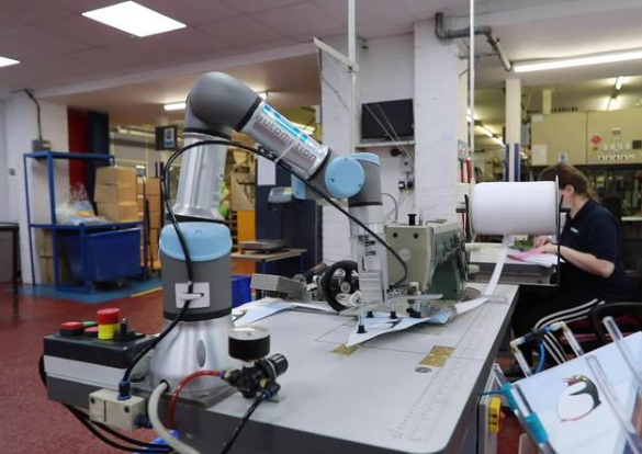 Industrial Robot Arm 6 Axis Of UR3e With Manipulator Arm For Mig Welding Robot And Cobot Robot