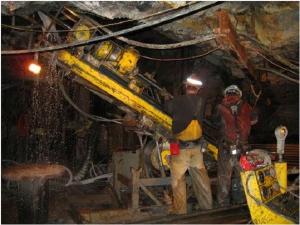 China Exploration Underground Drill Rig Efficient Deep Hole Drill Machine on sale
