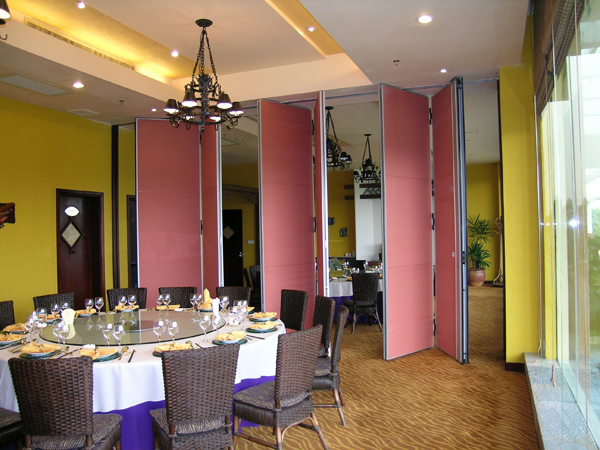 65 mm Exhibition Hall Sound Proof Partitions Double Roller 43dB