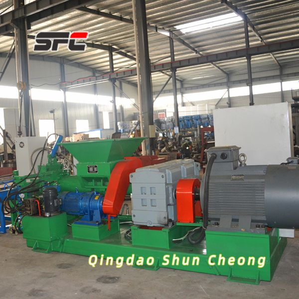 Precise Temperature Control Rubber Extruder Machine with Force Feeding Screw and Strainer