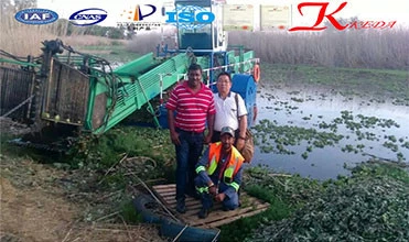 Lake Cleaning 15CBM Aquatic Weed Harvester Water Grass Harvesting Machine