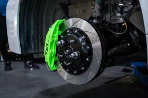 Buy cheap Big Brake Kit 4 Piston E-brake Caliper 355x28mm Disc 6 Piston Caliper For Camry 2017-2019 18 Wheel product
