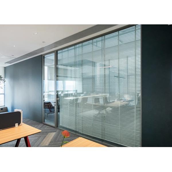 Double-Layer Glass Partition with Built-in Louvers for Offices