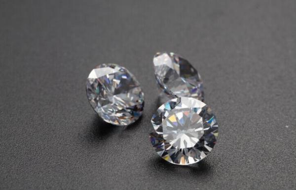 Quality 4.5ct 10.5mm Moissanite Loose Stones / Classic Moissanite Diamond Equivalent for sale