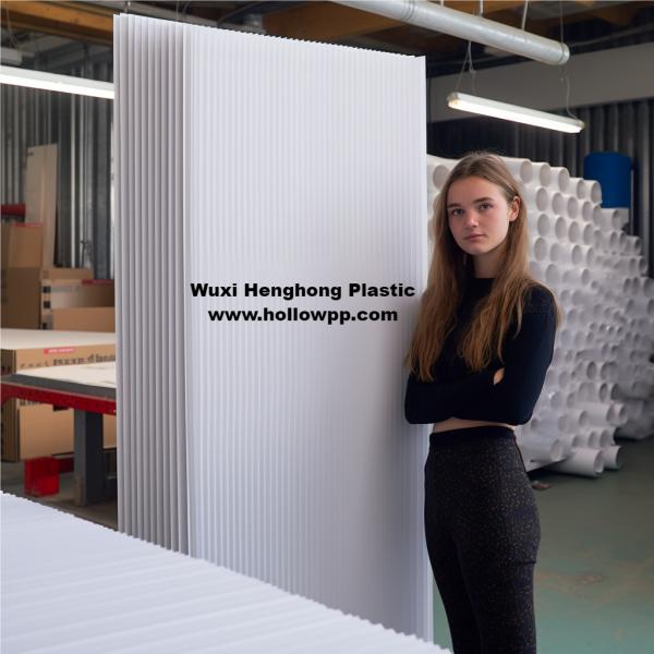 Surface Smooth Corrugated Plastic Board 12mm PP Customized Density 300gsm