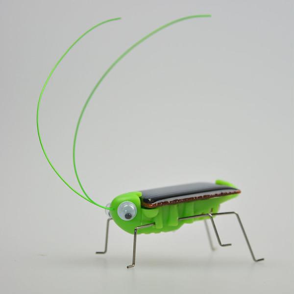 2023 New Arrivals Toys Green Color Solar Grasshopper Solar Powered Small Toys Promotional Toys