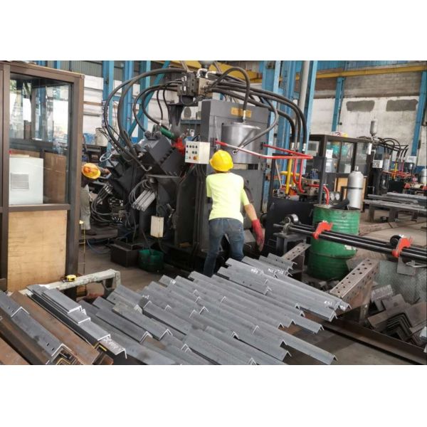 Ultra High Voltage Transmission Tower CNC Punching Machine For Angles 630KN Marking Force