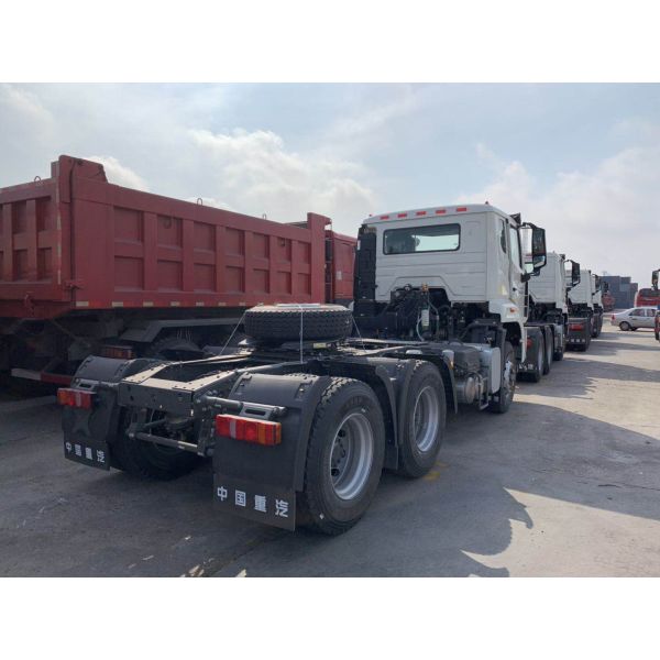 Dongfeng small 4*2 cummins engine 170 hp tractor truck