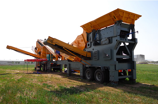 Mining Industry Mobile Crushing Unit Move Easily Flexible Configuration