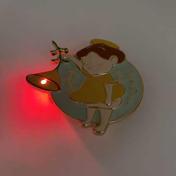 Custom LED pin badge Fashional Promotional Cheap Led Badge lapel pin