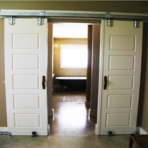 Modern Double Track Sliding Barn Doors Prefinished Surface Finish For Apartment