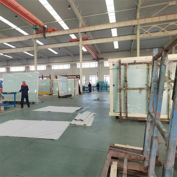High Strength Durable Tempered Safety Glass with Polished Smooth Round Corners
