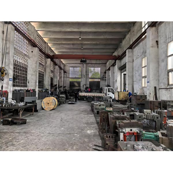 Small High Precision Multi Stage Aluminum Die Casting Mold with ± 0.02mm Tolerance and 8418 Material for Automotive Parts